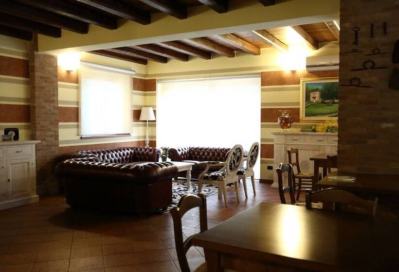 田舎風ホテル Agriturismo Creta Rossa