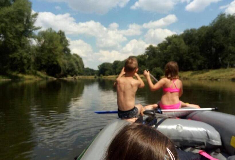 Сельский отель Zoopark Zelčín