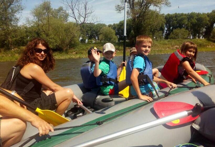 Сельский отель Zoopark Zelčín