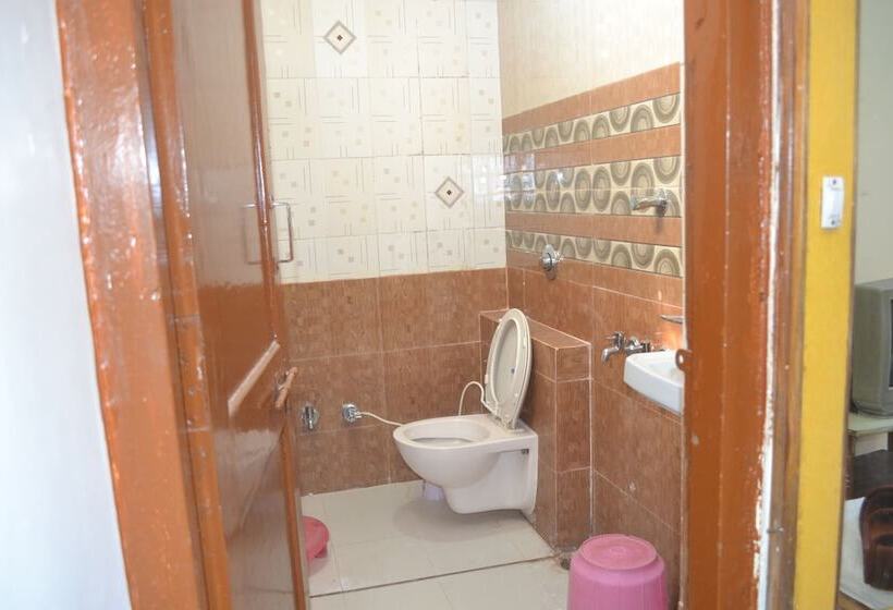 Отель Satpura Safari