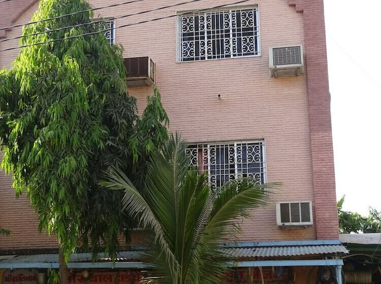 فندق Shantinath Palace