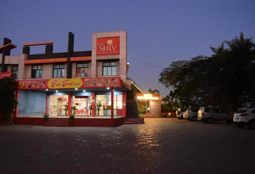 فندق Shiv International
