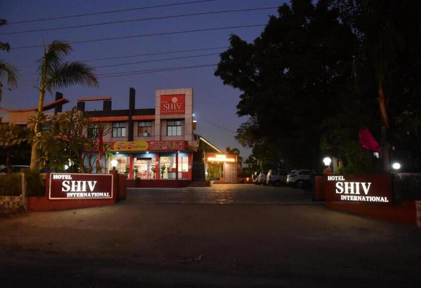 فندق Shiv International