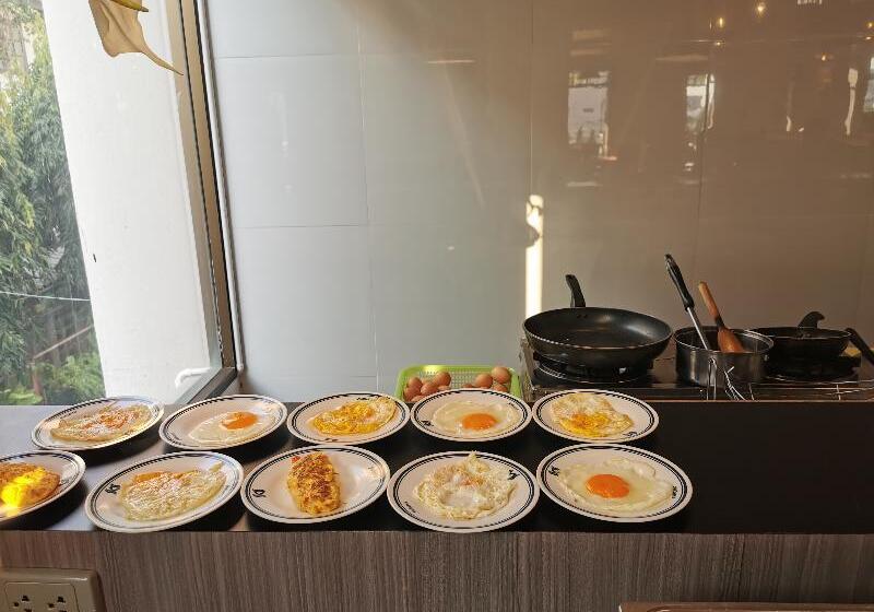 Отель Songphanburi