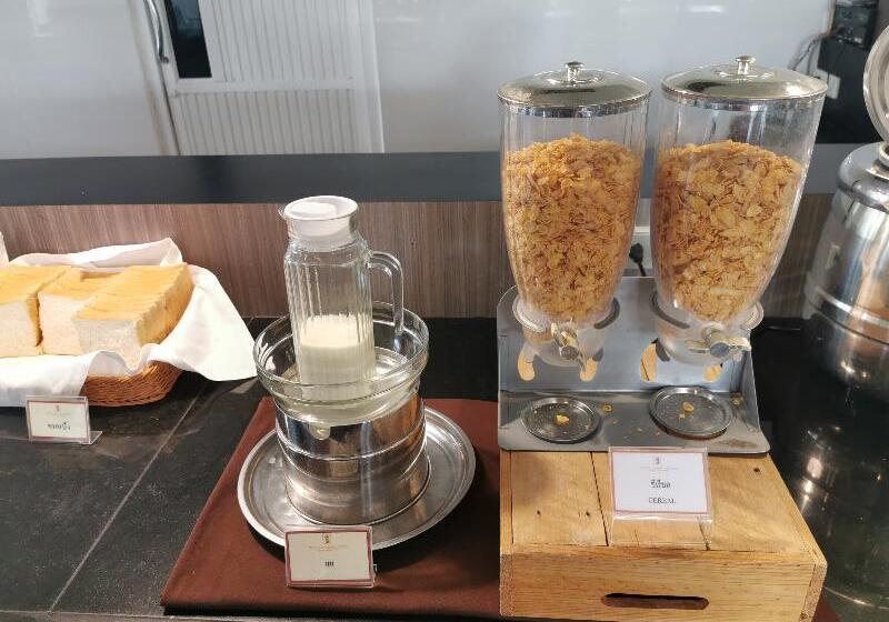 Отель Songphanburi