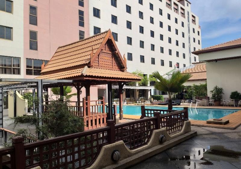 Отель Songphanburi