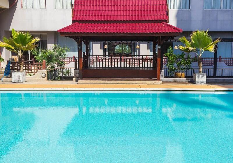 Отель Songphanburi