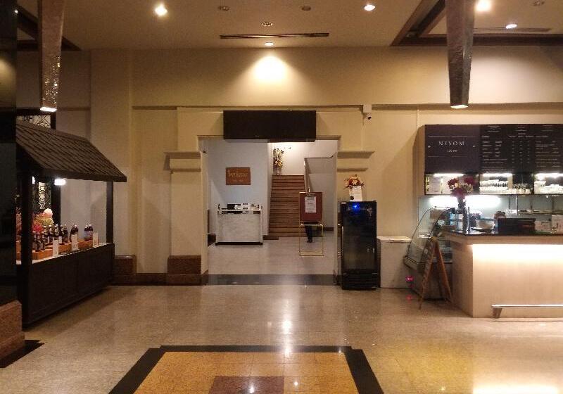 Отель Songphanburi