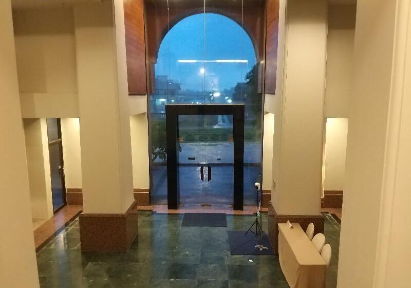 Отель Songphanburi