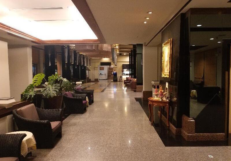 Отель Songphanburi