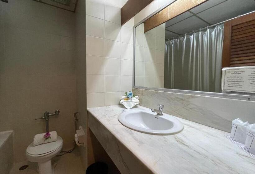 Отель Songphanburi