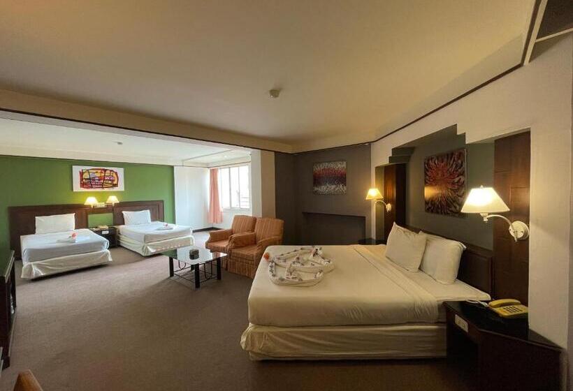 Отель Songphanburi