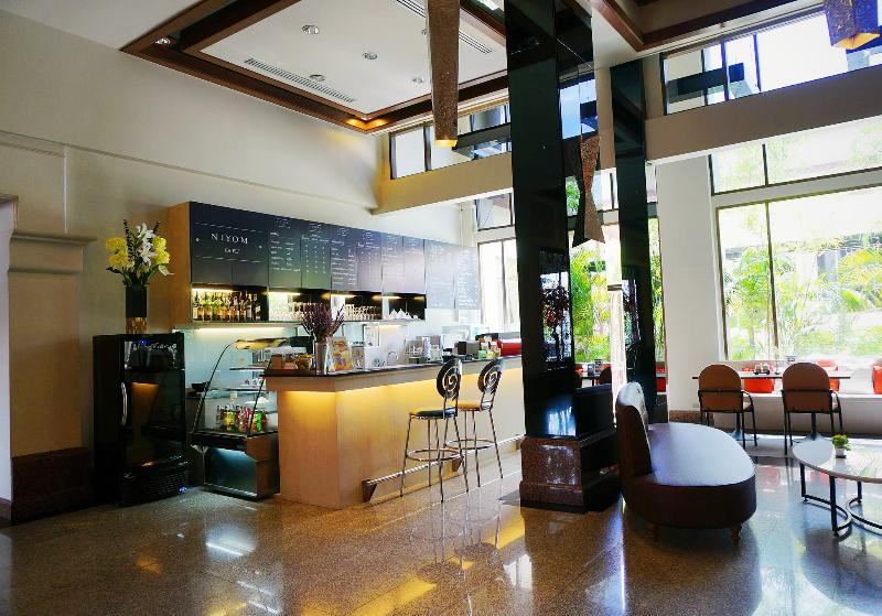 Отель Songphanburi