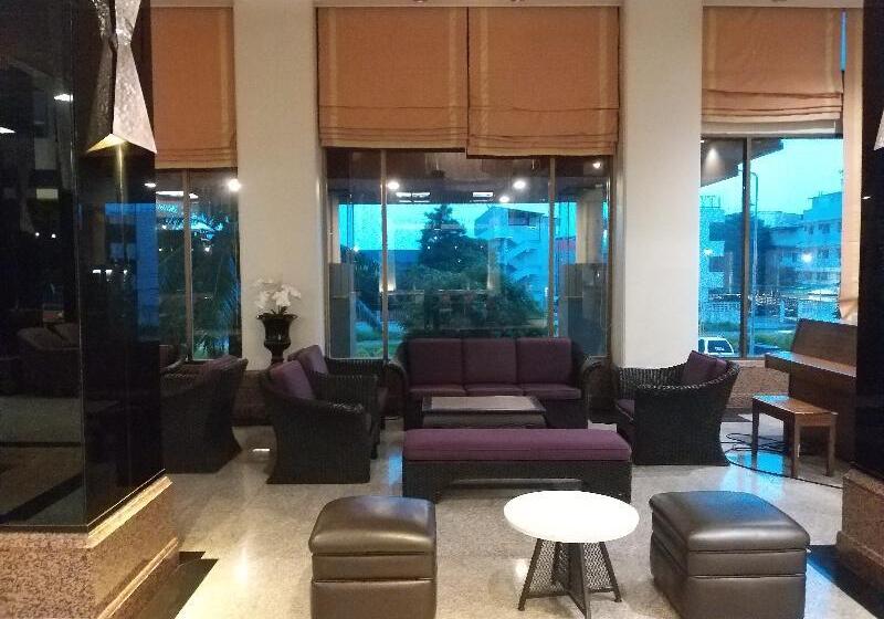 Отель Songphanburi