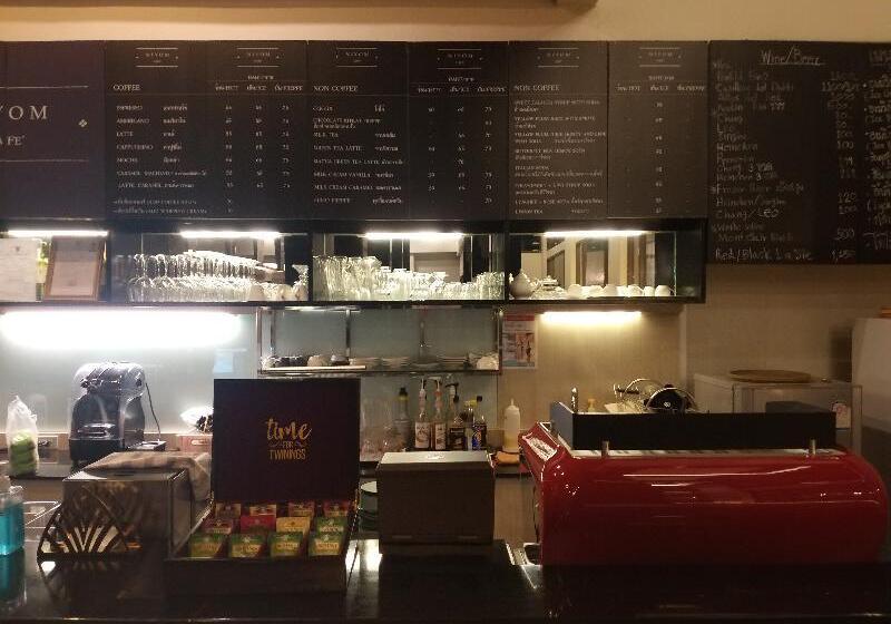 Отель Songphanburi