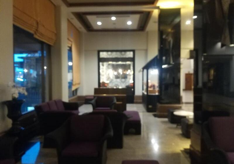 Отель Songphanburi