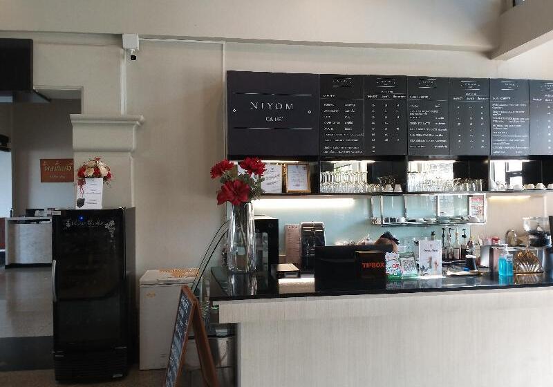 Отель Songphanburi