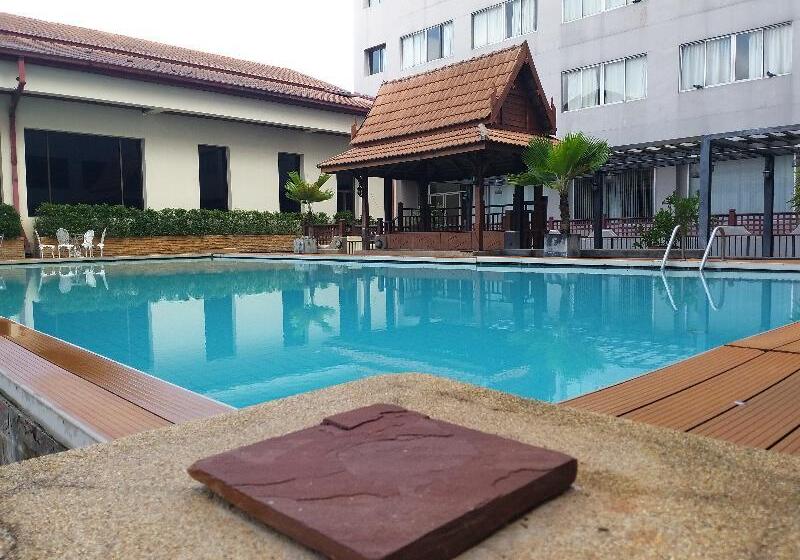 Отель Songphanburi