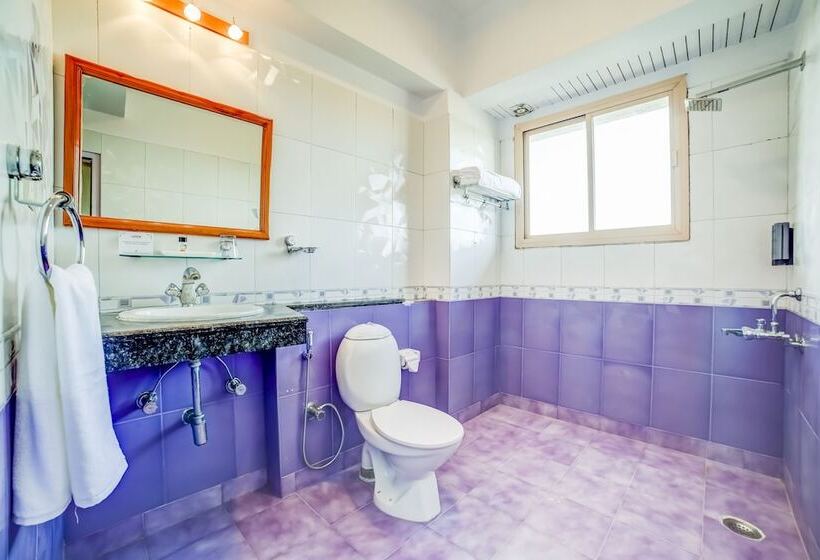 호텔 Summit Naldehra Grand Resort & Spa