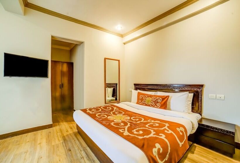 호텔 Summit Naldehra Grand Resort & Spa