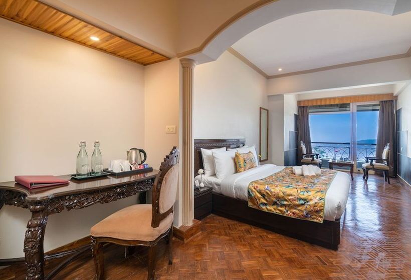 호텔 Summit Naldehra Grand Resort & Spa