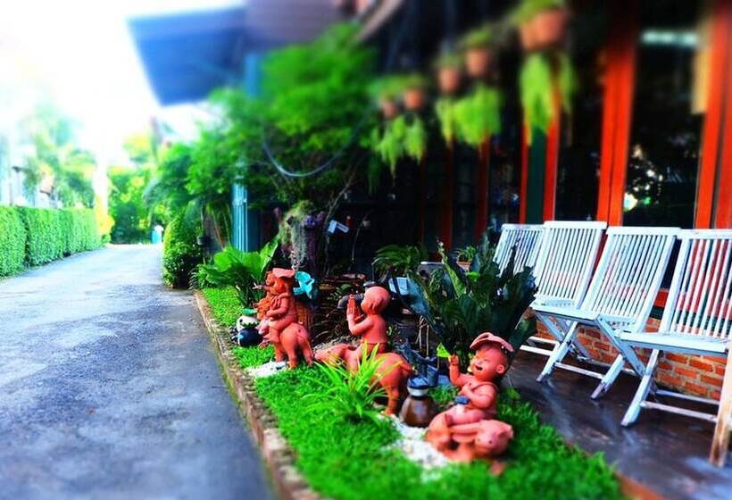 Отель Suphan Wanwarn Resort