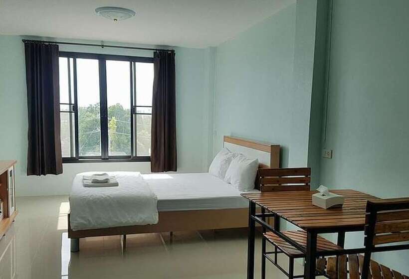 Отель Sutharnlai Apartment