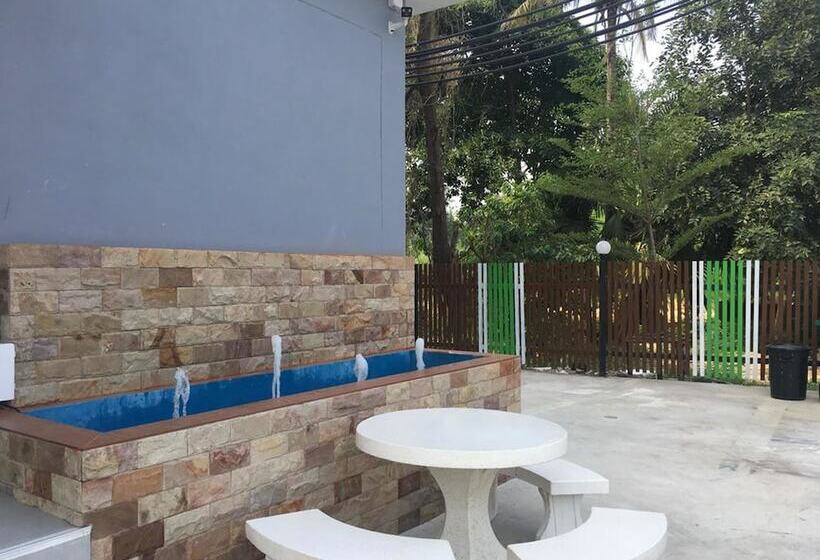 Отель Sutharnlai Apartment