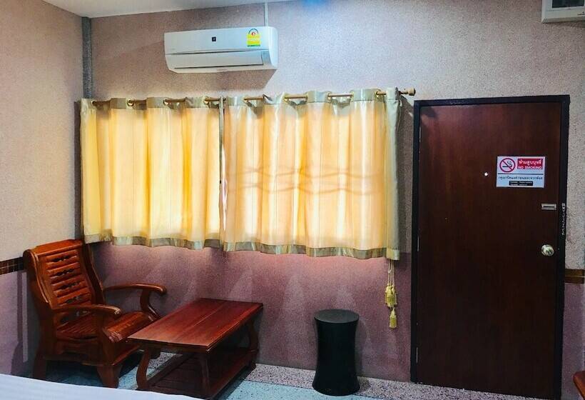 בית מלון כפרי Teepak Suanmon