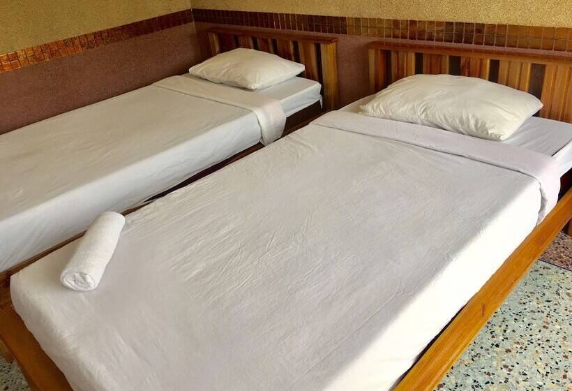 בית מלון כפרי Teepak Suanmon