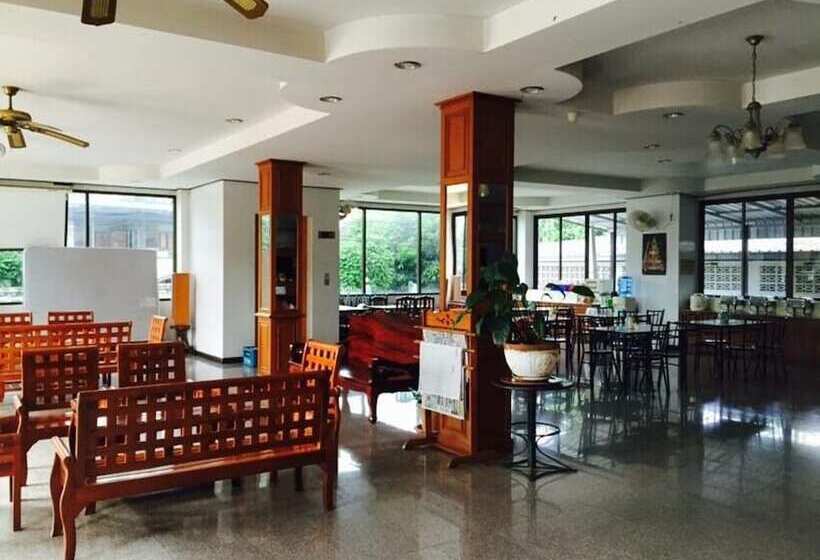 בית מלון כפרי Thanakorn Garden