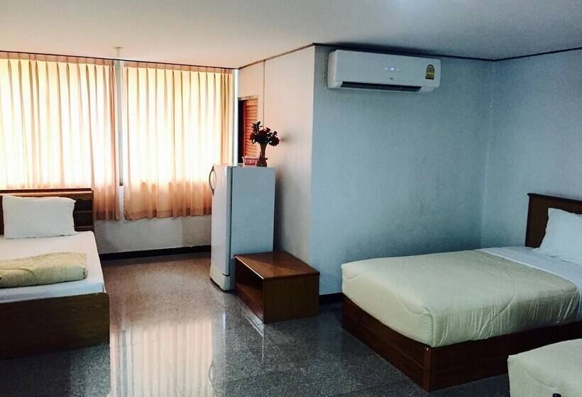 בית מלון כפרי Thanakorn Garden