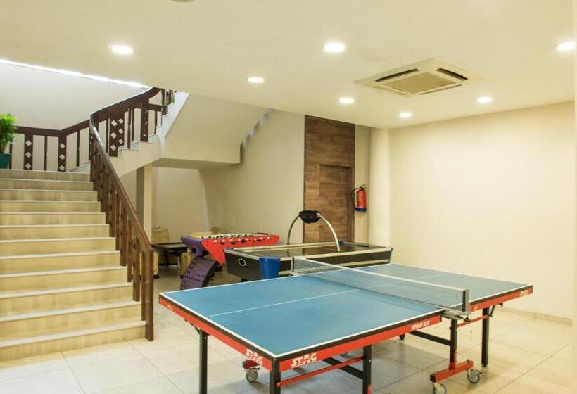 ホテル The Red Maple Mashal