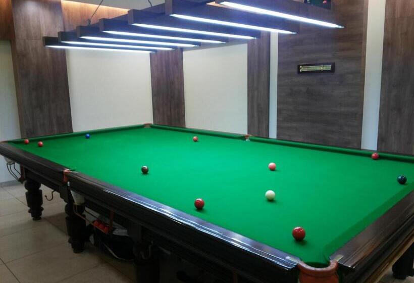 ホテル The Red Maple Mashal