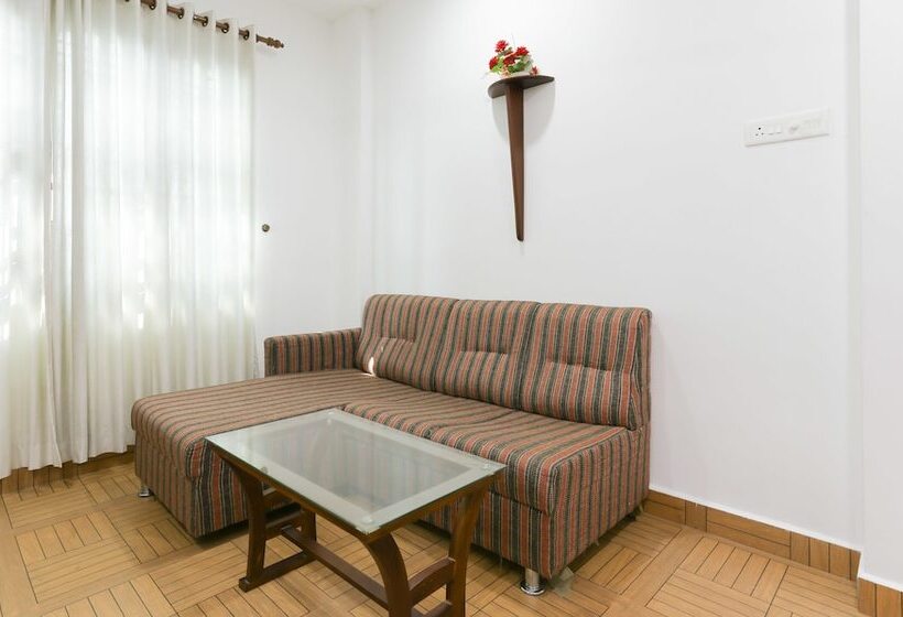 Отель Treebo Malabar Plaza Inn