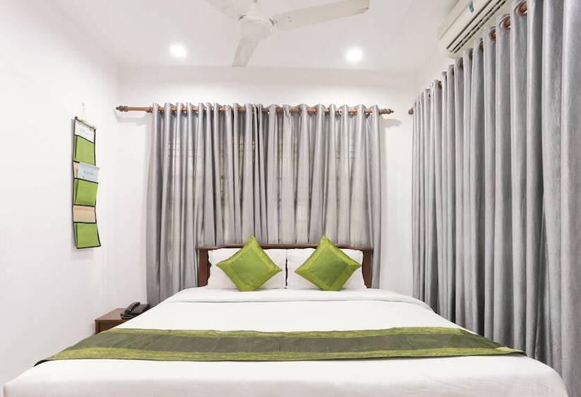 Отель Treebo Malabar Plaza Inn