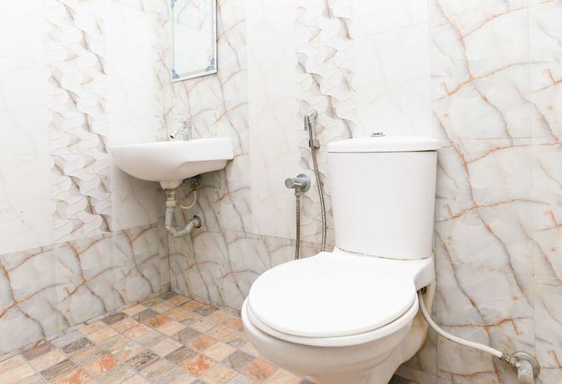 Отель Treebo Malabar Plaza Inn