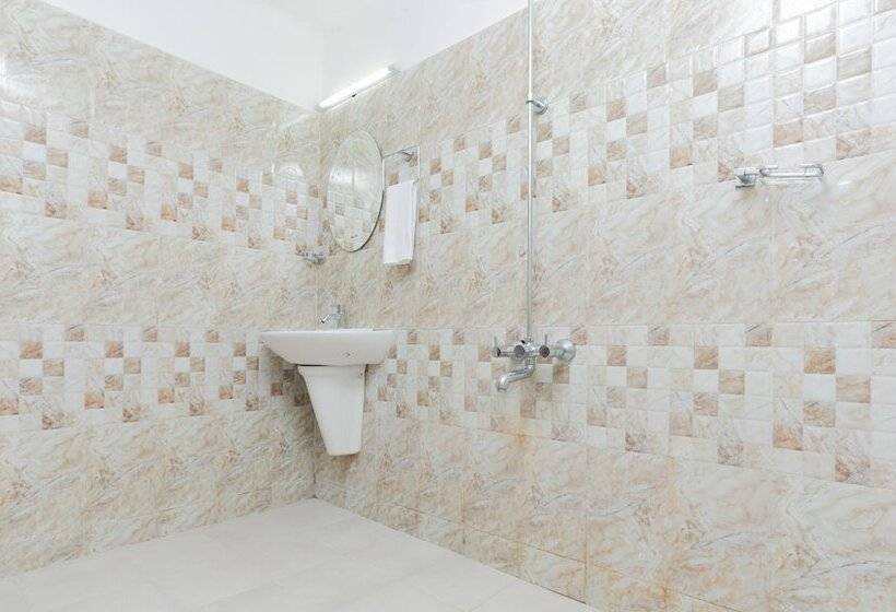 Отель Treebo Malabar Plaza Inn