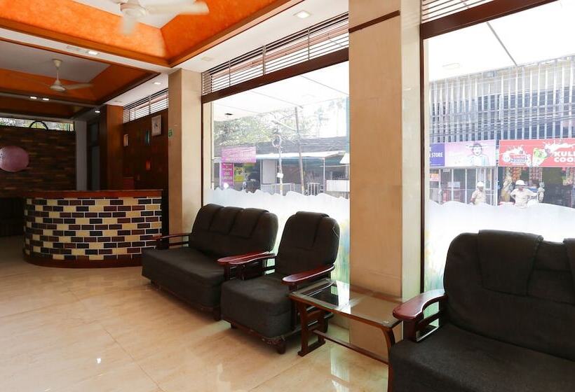 Отель Treebo Malabar Plaza Inn