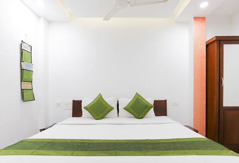 Отель Treebo Malabar Plaza Inn