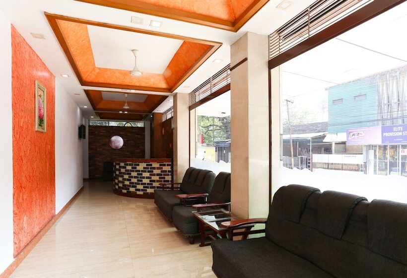 Отель Treebo Malabar Plaza Inn