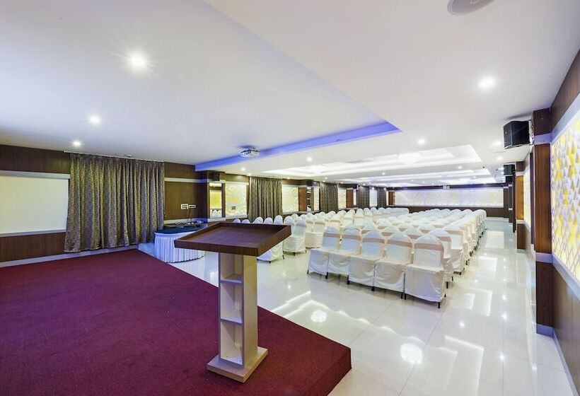 호텔 Ts Royal Grand Attibele, Hosur