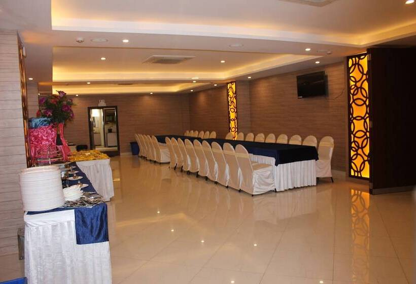 호텔 Ts Royal Grand Attibele, Hosur