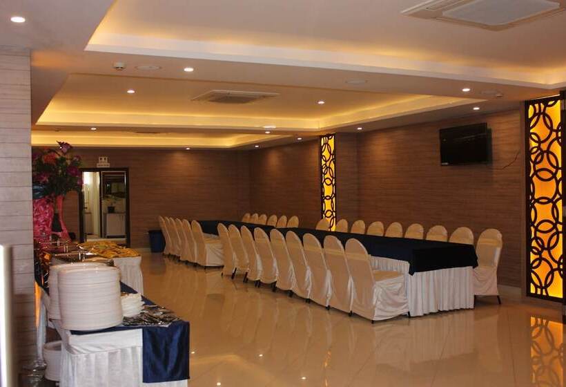 호텔 Ts Royal Grand Attibele, Hosur