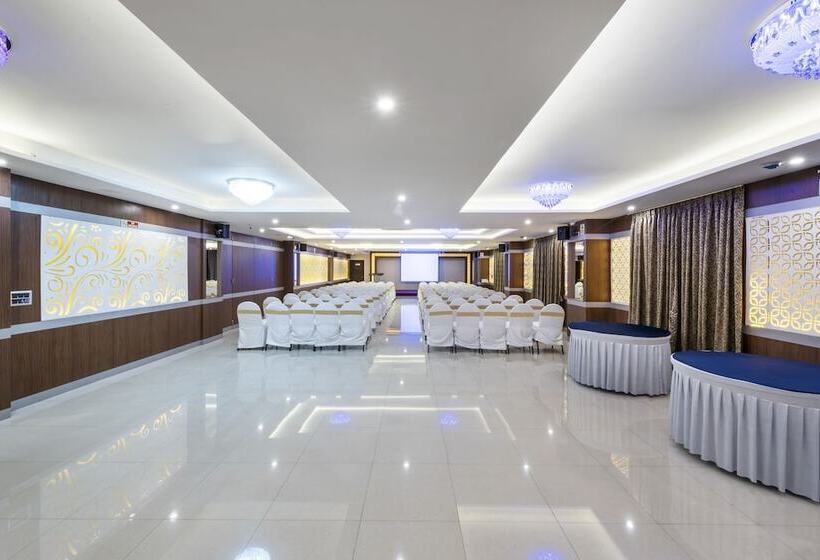 호텔 Ts Royal Grand Attibele, Hosur