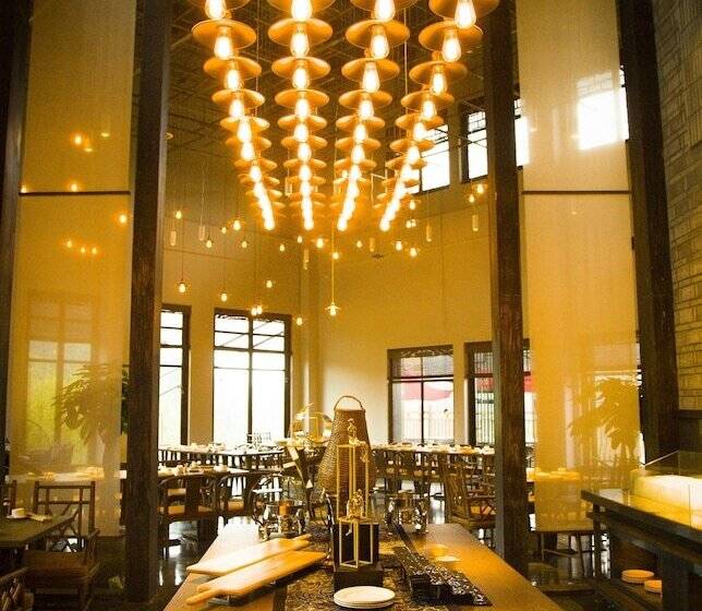 Отель Wanda Jin Danzhai