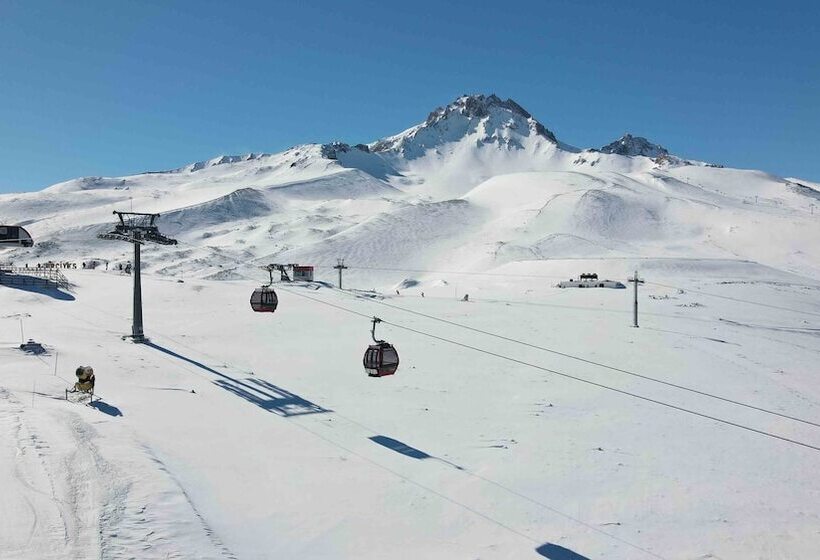 בית מלון כפרי X Mountain Lodge Erciyes