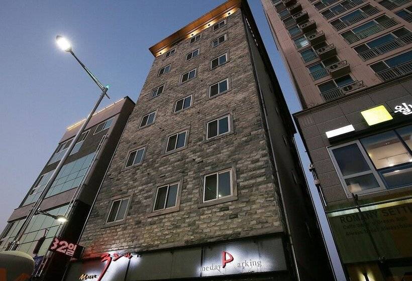 Отель Yeongdong 32 Days