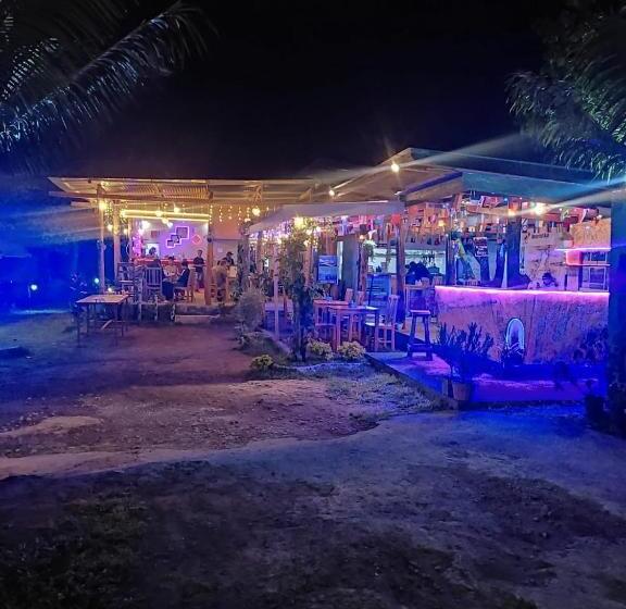 פנסיון Achita Cottages