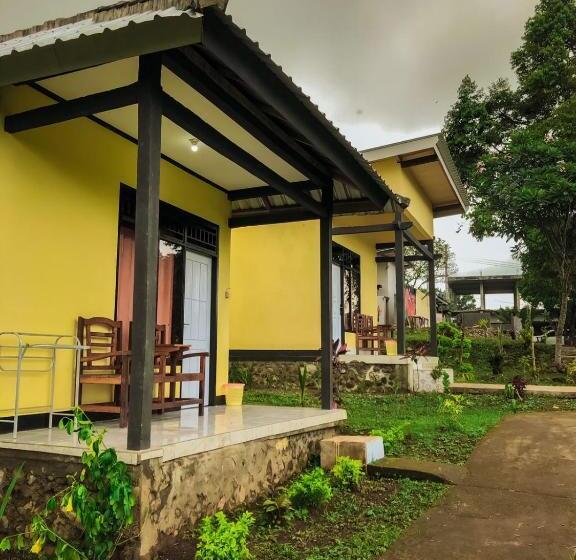 פנסיון Achita Cottages